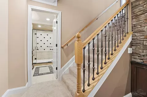 Entry Way - 1004 River Forest Dr, Hamilton Township, OH 45039 photo 9 of 10
