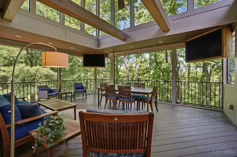 Exterior - 1004 River Forest Dr, Hamilton Township, OH 45039 photo 5 of 11