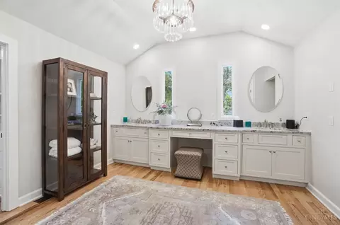 Bath - 1004 River Forest Dr, Hamilton Township, OH 45039 photo 2 of 11