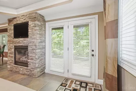 Entry Way - 1004 River Forest Dr, Hamilton Township, OH 45039 photo 10 of 10