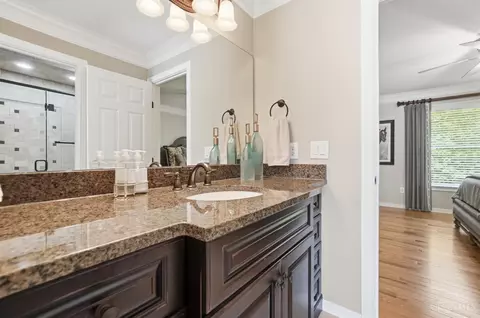 Bath - 1004 River Forest Dr, Hamilton Township, OH 45039 photo 8 of 11