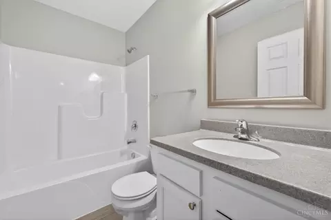 Bath - 605 Diamond Loop, Middletown, OH 45044 photo 2 of 2