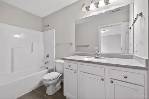 Bath - 605 Diamond Loop, Middletown, OH 45044 photo 1 of 2