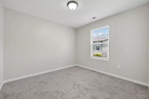 Bedroom - 605 Diamond Loop, Middletown, OH 45044 photo 4 of 5