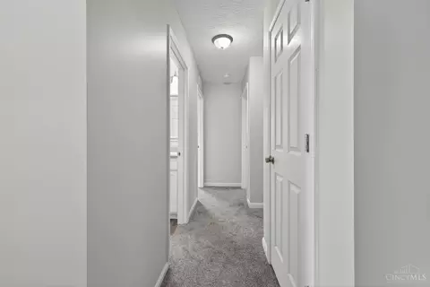 Entry Way - 605 Diamond Loop, Middletown, OH 45044 photo 5 of 6