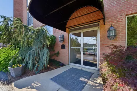 880 Rue De La Paix, Cincinnati, OH 45220