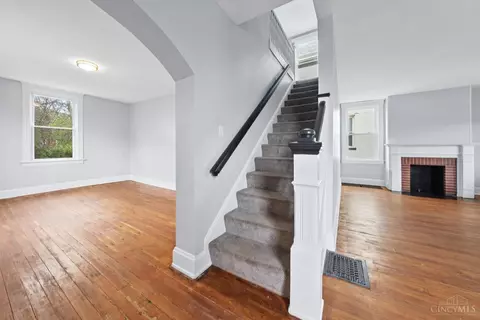 Entry Way - 3517 Bevis Ave, Cincinnati, OH 45207 photo 1 of 3