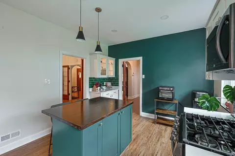 Kitchen - 2003 Crane Ave, Cincinnati, OH 45207 photo 4 of 5