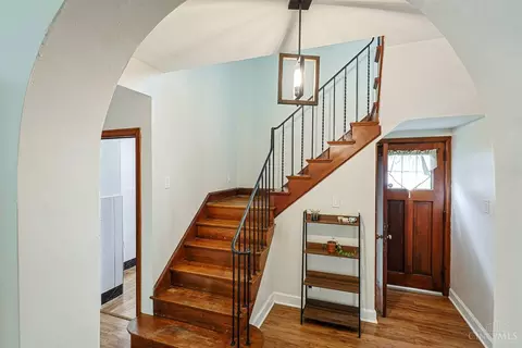 Entry Way - 2003 Crane Ave, Cincinnati, OH 45207 photo 2 of 5