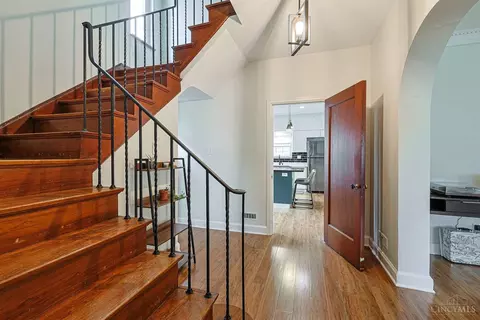 Entry Way - 2003 Crane Ave, Cincinnati, OH 45207 photo 3 of 5