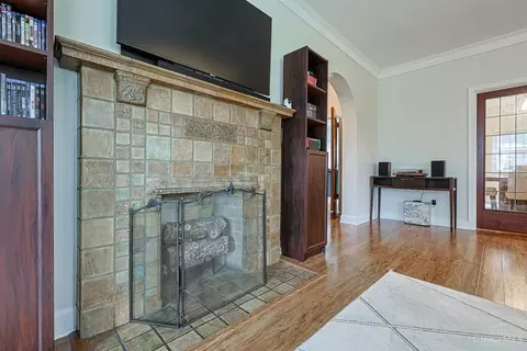 Living - 2003 Crane Ave, Cincinnati, OH 45207 photo 5 of 5