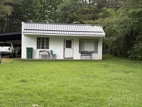6730 Mccoppin Mill Rd, Hillsboro, OH 45133