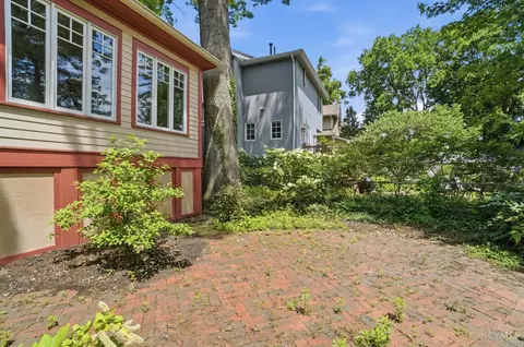 Exterior - 3616 Hedgerow Ln, Cincinnati, OH 45220 photo 5 of 11