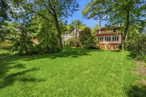 Exterior - 3616 Hedgerow Ln, Cincinnati, OH 45220 photo 6 of 11