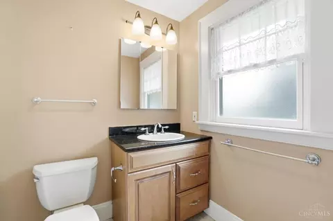 Bath - 3616 Hedgerow Ln, Cincinnati, OH 45220 photo 2 of 3