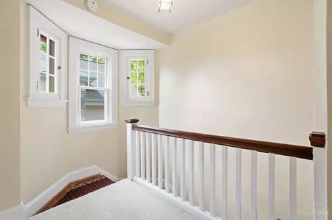 Entry Way - 3616 Hedgerow Ln, Cincinnati, OH 45220 photo 1 of 1