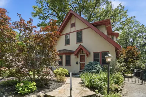 3616 Hedgerow Ln, Cincinnati, OH 45220