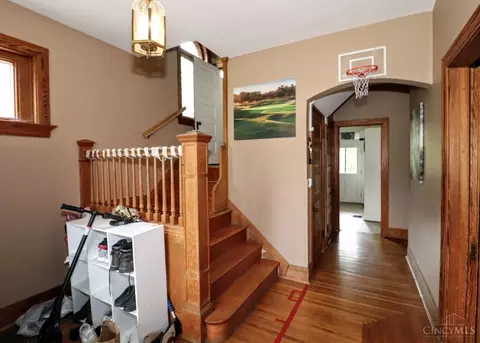 Entry Way - 3272 Jefferson Ave, Cincinnati, OH 45220 photo 1 of 2