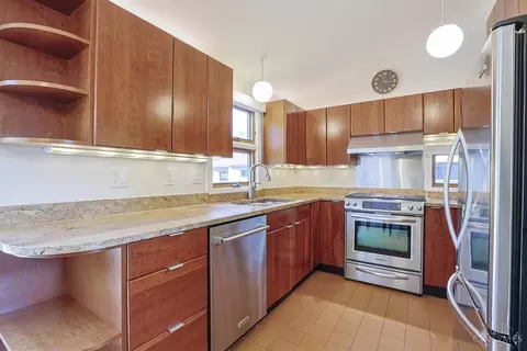 Kitchen - 1022 Hatch St, Cincinnati, OH 45202 photo 3 of 4