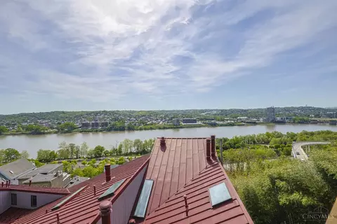 View/Area - 1022 Hatch St, Cincinnati, OH 45202 photo 2 of 7