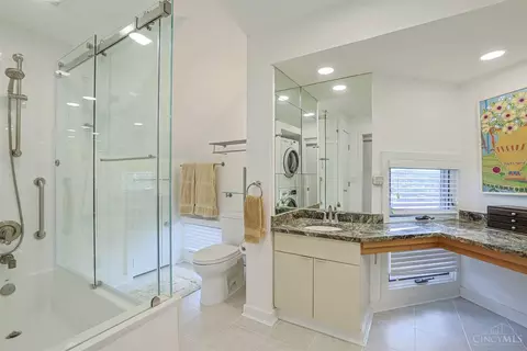 Bath - 1022 Hatch St, Cincinnati, OH 45202 photo 1 of 3