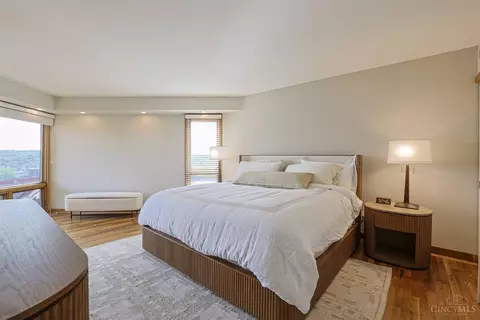 Bedroom - 1022 Hatch St, Cincinnati, OH 45202 photo 1 of 6