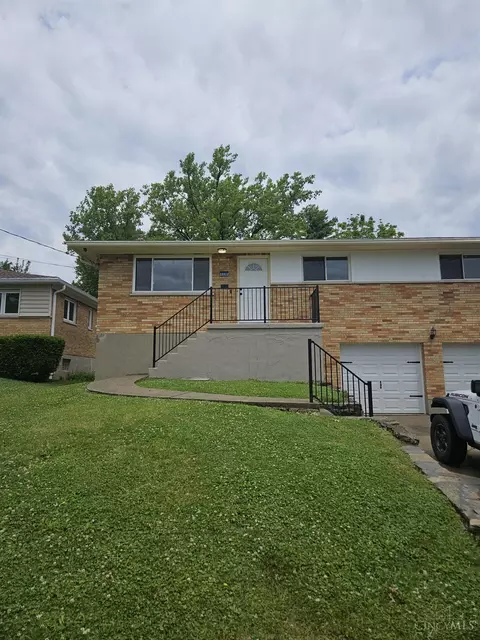 5338 Foley Rd, Cincinnati, OH 45238