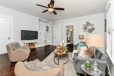 Living - 3640 Monteith Ave, Cincinnati, OH 45208 photo 2 of 4