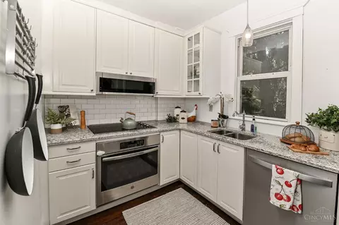 Kitchen - 3640 Monteith Ave, Cincinnati, OH 45208 photo 2 of 4
