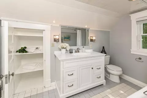 Bath - 3640 Monteith Ave, Cincinnati, OH 45208 photo 3 of 5