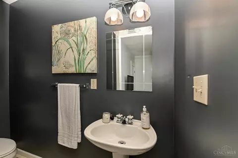 Bath - 3640 Monteith Ave, Cincinnati, OH 45208 photo 1 of 5