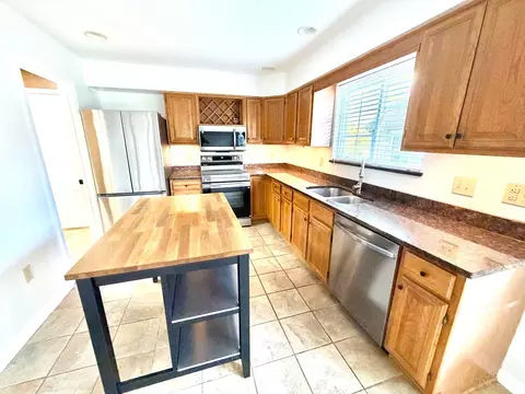 Kitchen - 8442 Wick Ln, Maineville, OH 45039 photo 1 of 5