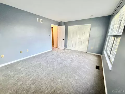 Bedroom - 8442 Wick Ln, Maineville, OH 45039 photo 2 of 5