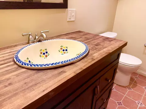 Bath - 8442 Wick Ln, Maineville, OH 45039 photo 3 of 4