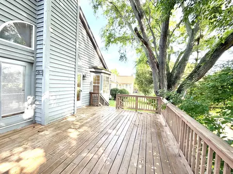 Exterior - 8442 Wick Ln, Maineville, OH 45039 photo 2 of 4