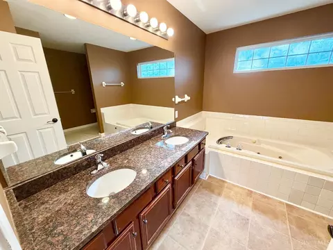 Bath - 8442 Wick Ln, Maineville, OH 45039 photo 1 of 4
