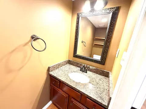 Bath - 8442 Wick Ln, Maineville, OH 45039 photo 2 of 4