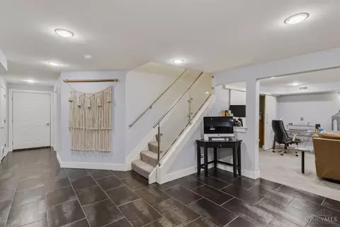 Entry Way - 3 Allison Ct, Williamsburg, OH 45176 photo 6 of 7