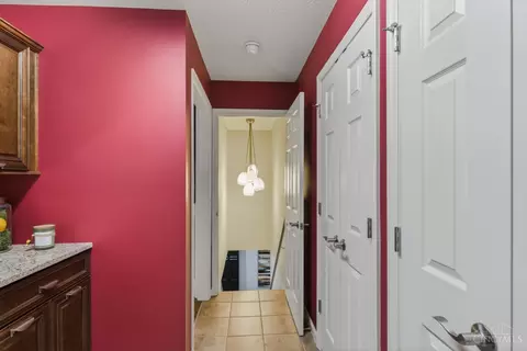 Entry Way - 3 Allison Ct, Williamsburg, OH 45176 photo 4 of 7