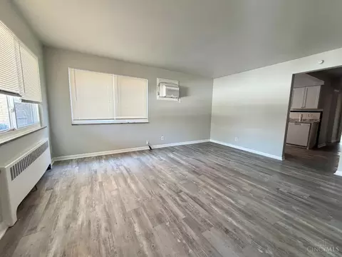 Living - 4635 Glenway Ave, Cincinnati, OH 45238 photo 1 of 3
