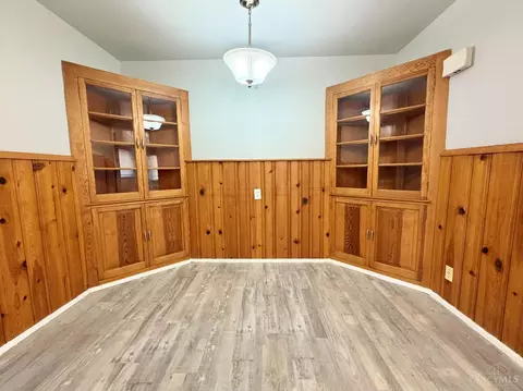 Dining - 4635 Glenway Ave, Cincinnati, OH 45238 photo 1 of 2