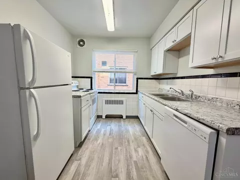 Kitchen - 4635 Glenway Ave, Cincinnati, OH 45238 photo 1 of 2