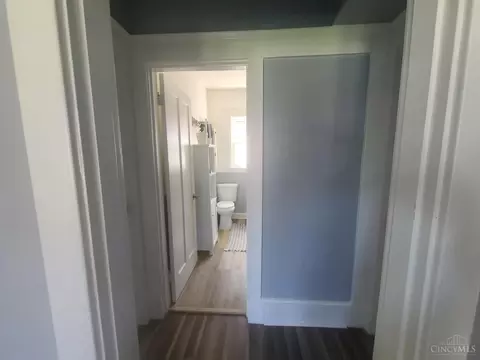 Entry Way - 891 Ridgeway Ave, Cincinnati, OH 45229 photo 1 of 2