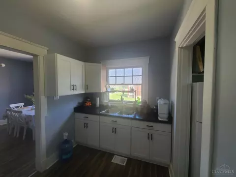 Kitchen - 891 Ridgeway Ave, Cincinnati, OH 45229 photo 1 of 1