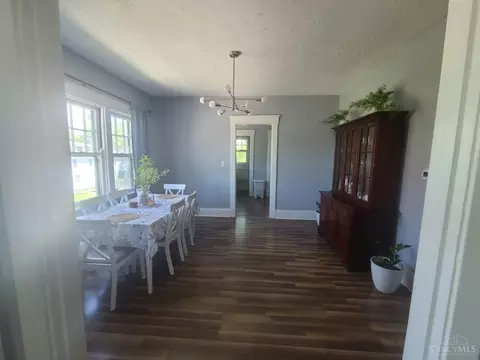 Dining - 891 Ridgeway Ave, Cincinnati, OH 45229 photo 2 of 4