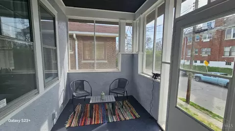Exterior - 891 Ridgeway Ave, Cincinnati, OH 45229 photo 3 of 7