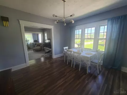 Dining - 891 Ridgeway Ave, Cincinnati, OH 45229 photo 3 of 4