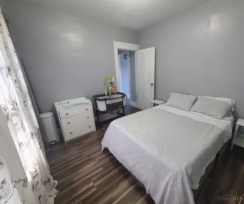 Bedroom - 891 Ridgeway Ave, Cincinnati, OH 45229 photo 3 of 5