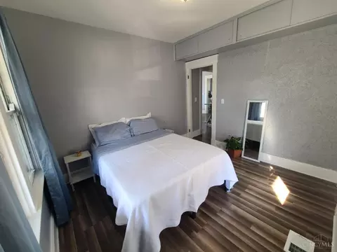 Bedroom - 891 Ridgeway Ave, Cincinnati, OH 45229 photo 5 of 5