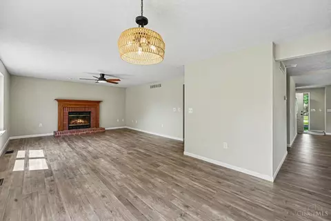 Living - 423 Lorelei Dr, Fayetteville, OH 45118 photo 4 of 7